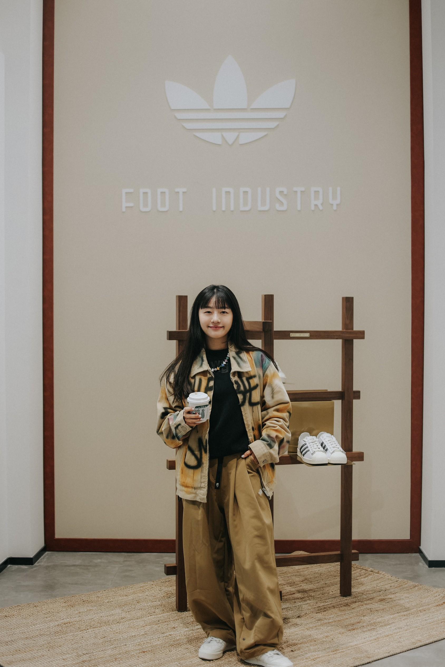 参观adidas制鞋工厂